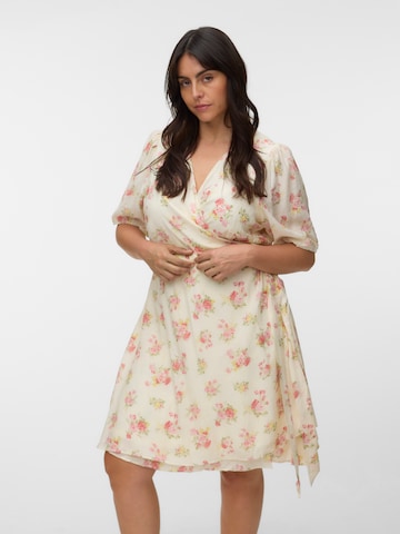Robe 'VMCBella' Vero Moda Curve en beige : devant