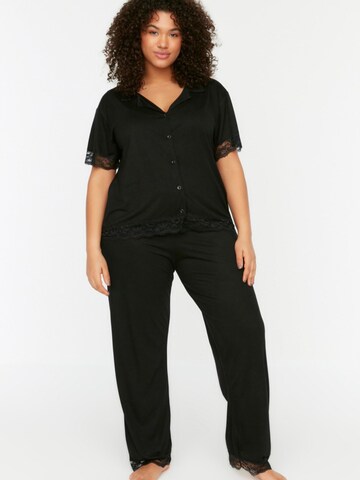 Pigiama di Trendyol Curve in nero: frontale