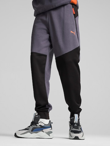 Effilé Pantalon de sport PUMA en gris : devant
