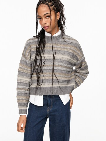 Pull-over Pull&Bear en gris : devant