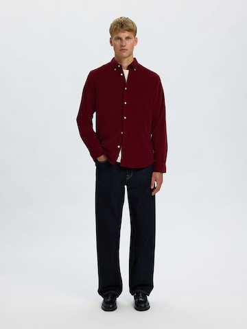 SELECTED - Ajuste regular Camisa 'SLHDanni' en rojo