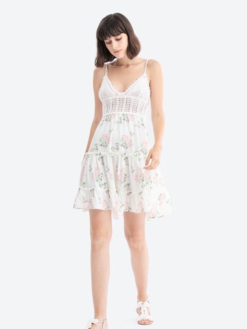 AIKI KEYLOOK Summer Dress in White