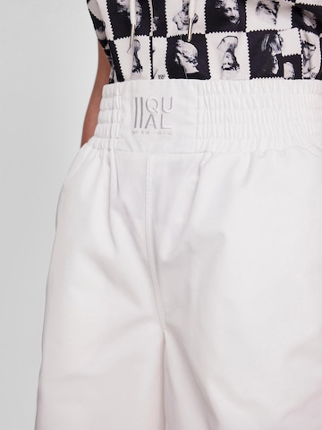 Loosefit Pantalon 'EMERY' IIQUAL en blanc