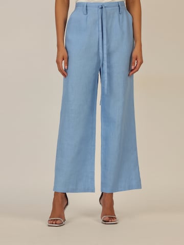 mint & mia Loose fit Pants in Blue: front
