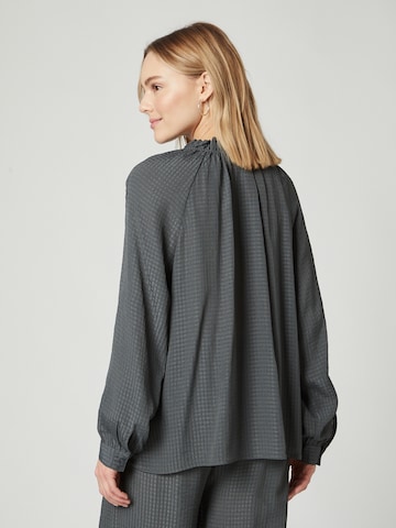 Guido Maria Kretschmer Women Blouse 'Majella' in Grey