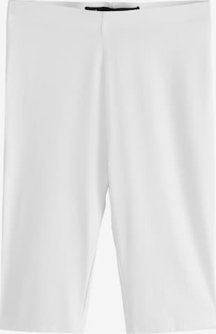 Next Клин в бяло: отпред