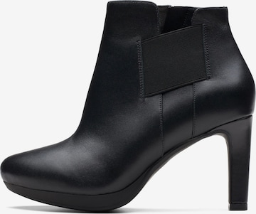 CLARKS Stiefelette in Schwarz