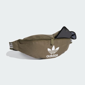 ADIDAS ORIGINALS Belt bag 'Adicolor' in Green