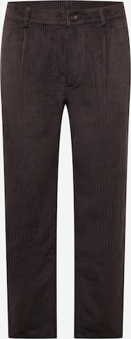 Rotholz Pleat-Front Pants in Black: front