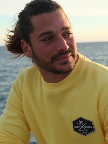 Surf Monkey Sweatshirt in Geel