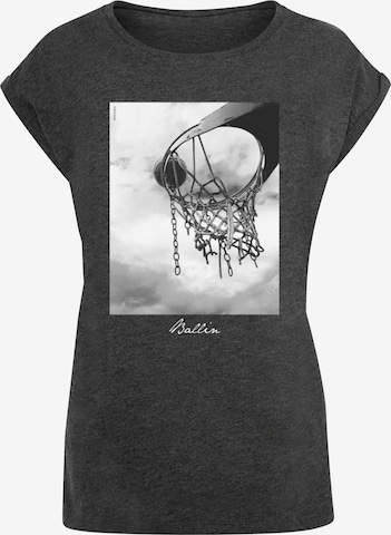 T-shirt 'Ballin 2.0' Mister Tee en gris : devant