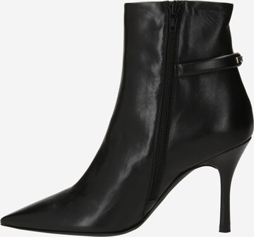 FURLA Ankle Boots in Schwarz