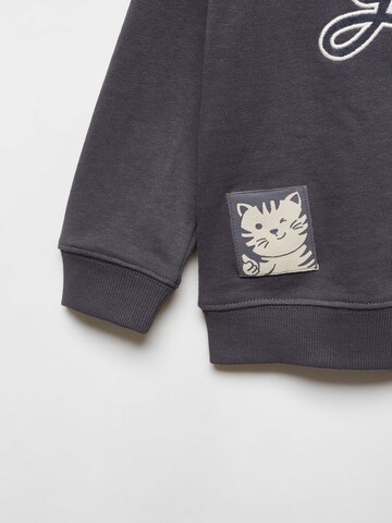 MANGO KIDS Sweatshirt 'Yeah' in Grau