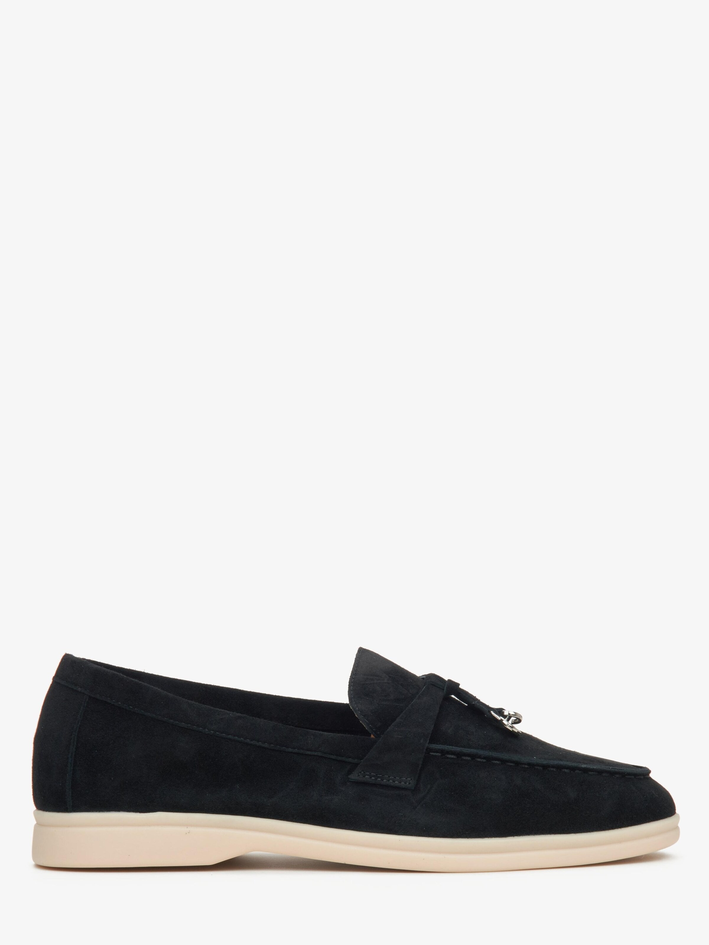 Estro Classic Flats in Black