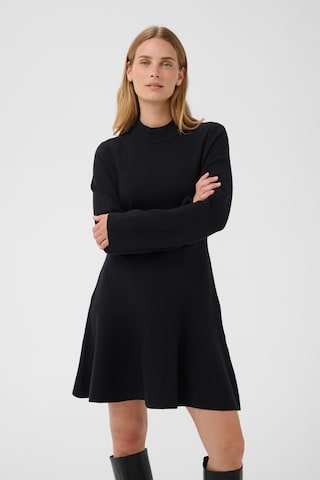 Part Two - Vestido em preto: frente