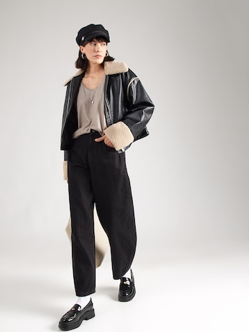 T-shirt 'PCALICE' PIECES Curve en gris