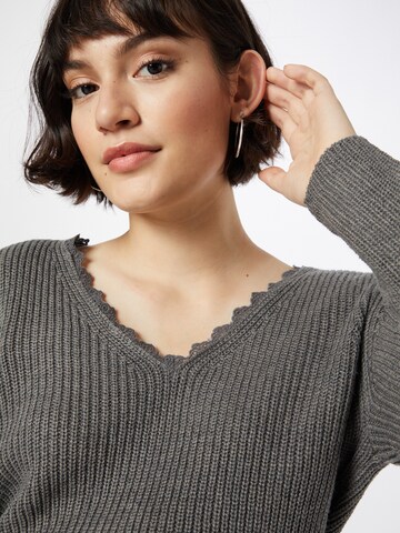 Pull-over 'JENNIE' ONLY en gris