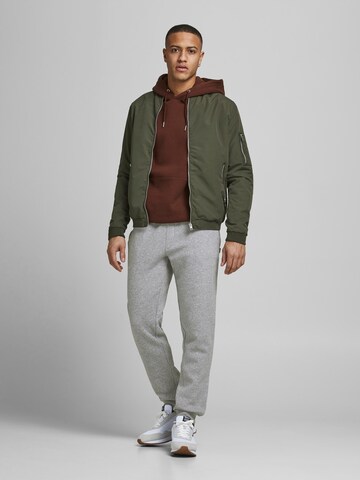 Effilé Pantalon 'Gordon Star' JACK & JONES en gris