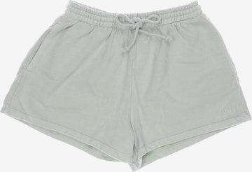 LEVI'S ® Shorts S in Grün: predná strana