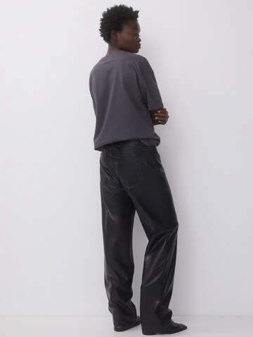 Pull&Bear Loosefit Broek in Zwart