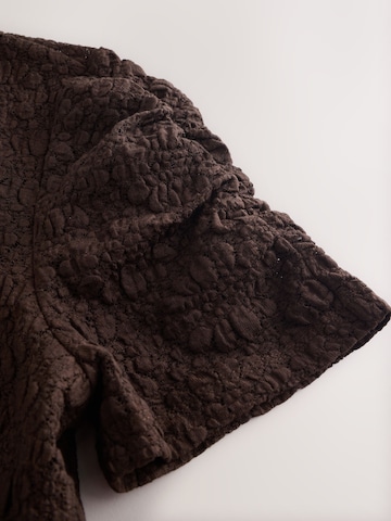 NextMajica - smeđa boja