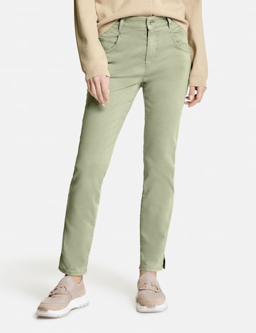 GERRY WEBER Regular Jeans in Green: front