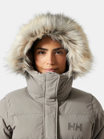 HELLY HANSEN Зимнее пальто 'ARIA' в Серый