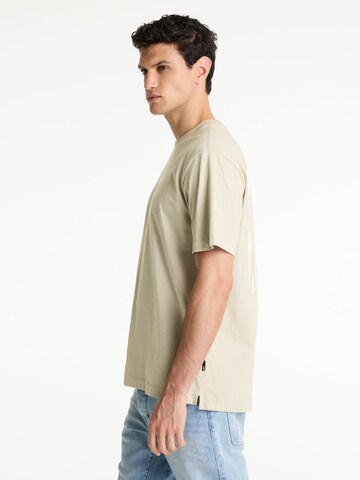 CHASIN' Shirt in Beige