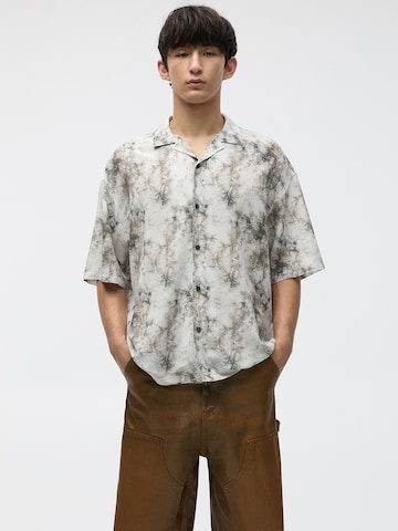 Pull&Bear Comfort Fit Skjorta i grå: framsida