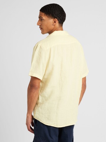 HUGO - Comfort Fit Camisa 'Ellino' em amarelo