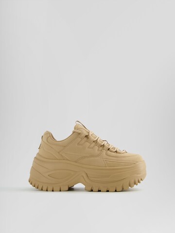 Bershka Låg sneaker i beige