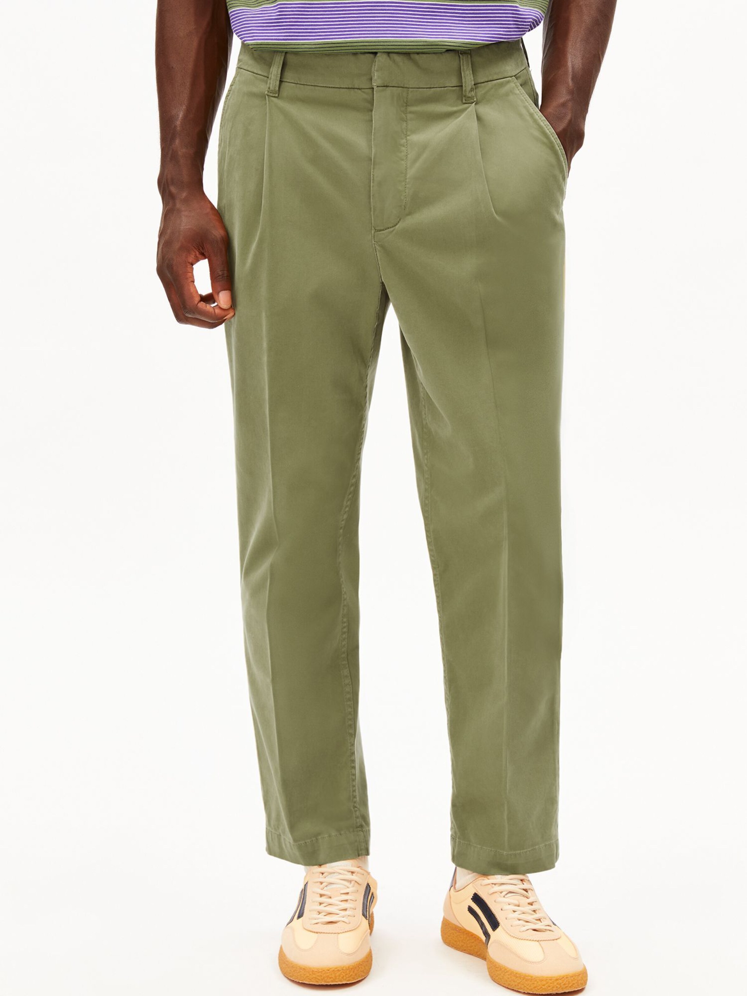 ARMEDANGELS Regular Trousers with creases in Green