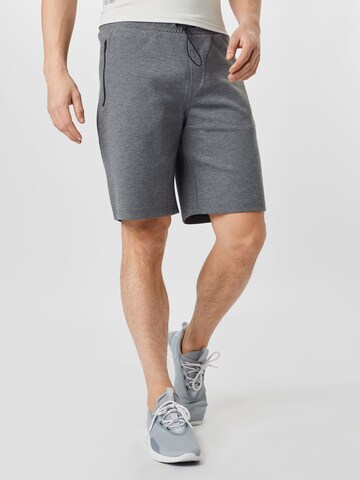 BURTON MENSWEAR LONDON Regular Shorts in Grau: predná strana