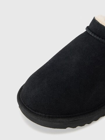UGG Lage schoen 'CLASSIC MICRO' in Zwart