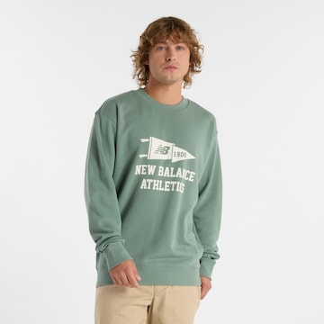 new balance Sweatshirt 'Varsity Pennant' in Groen: voorkant