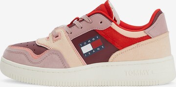 Tommy Jeans Sneakers in Red: front