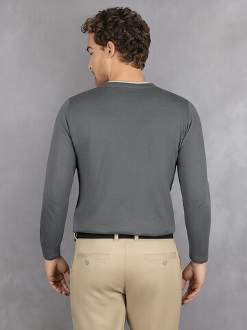 Pull-over GIESSWEIN en gris