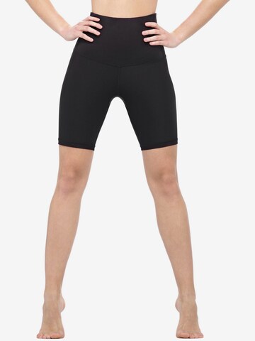 WinshapeSlimfit Sportske hlače 'HWL412C' - crna boja: prednji dio