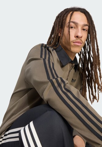 ADIDAS ORIGINALS - Camiseta en marrón