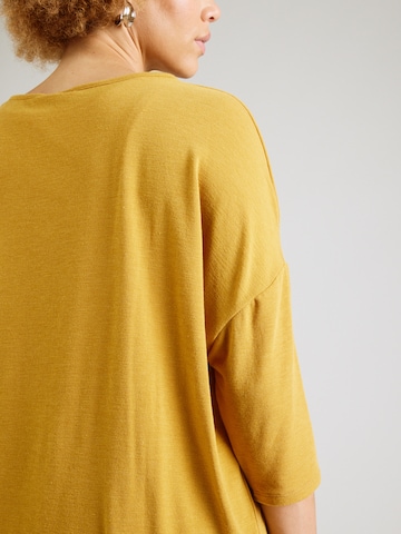 ONLY Carmakoma Shirt 'CARLAMOUR' in Geel