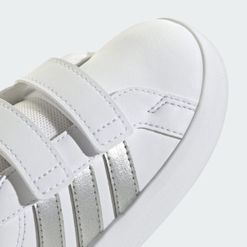 Baskets 'Grand Court 3.0' ADIDAS SPORTSWEAR en blanc