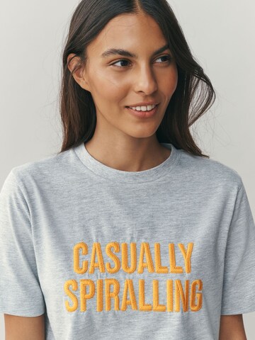 NextMajica - siva boja