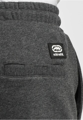 Tapered Pantaloni de la Ecko Unlimited pe gri