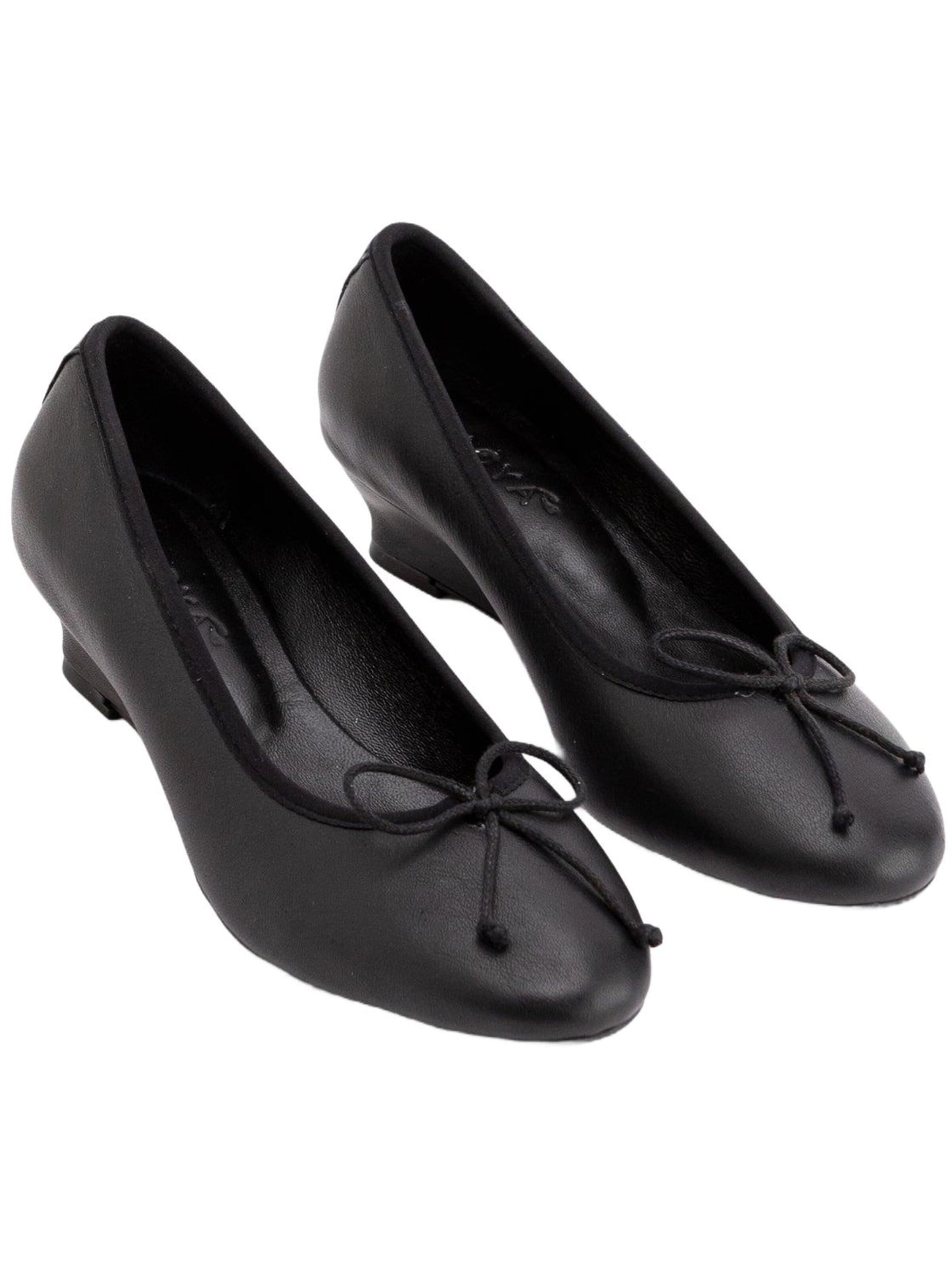 Limoya Pumps 'Arisa' in Black