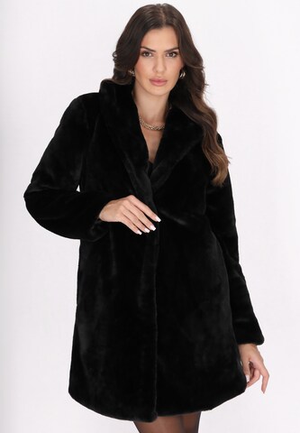 Cappotto invernale di faina in nero: frontale