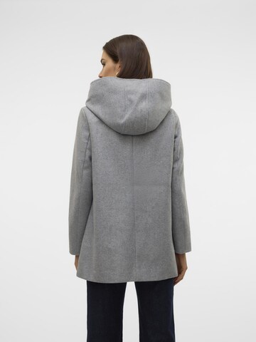 Manteau d’hiver 'FORTUNESHILA' VERO MODA en gris