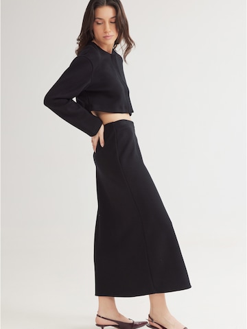 4TAILORS Hame 'Cheeky' värissä musta