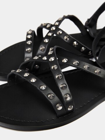 Pull&Bear Sandalen met riem in Zwart