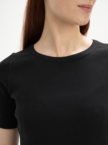 T-shirt 'JASLEEN' MELA en noir