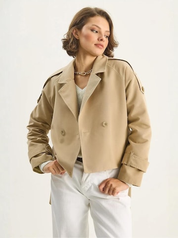 Bianco Lucci - Casaco meia-estação em bege